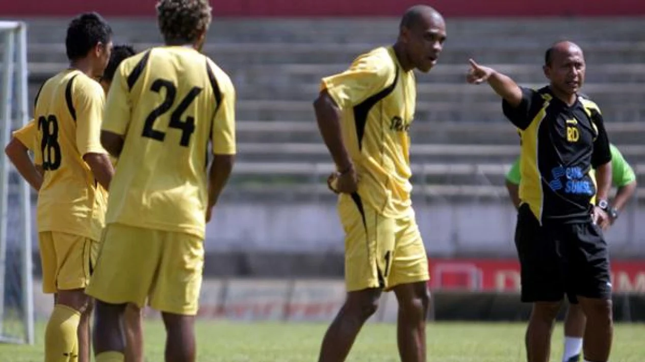 Rahmad Darmawan, Pelatih Sriwijaya FC di Divisi Utama Liga Indonesia tahun 2007. (laskarwongkito.id/ist)