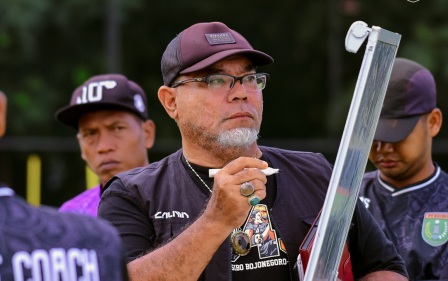 Iwan Setiawan, Pelatih Sriwijaya FC di Pegadaian Championship Musim 2025/2026. (LASKARWONGKITO.ID)